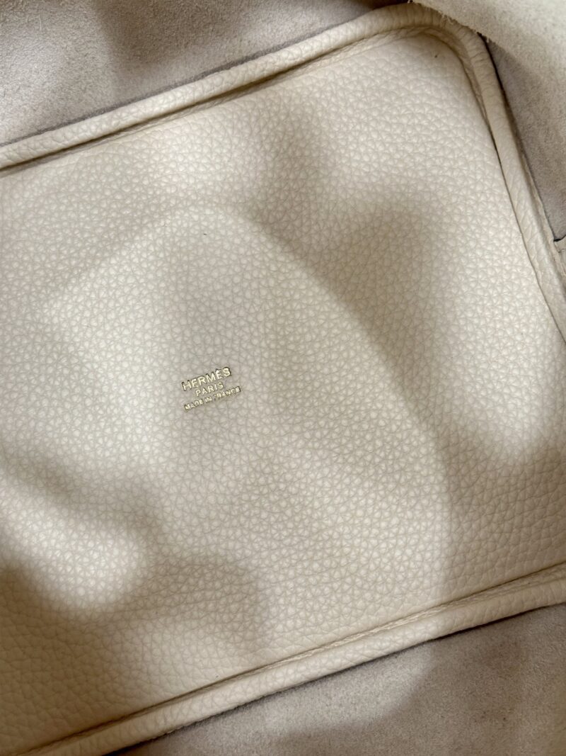 Hermès Picotin 22 Taurillon Clemence Nata Gold Hardware - Image 3