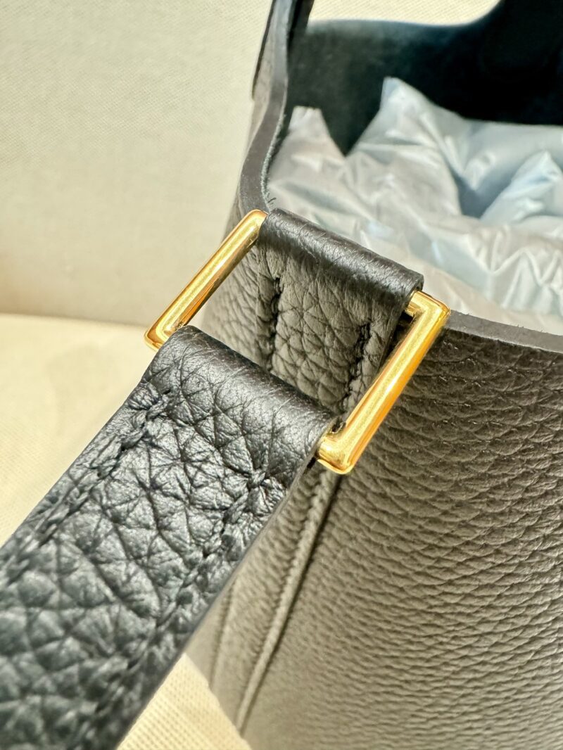 Hermès Picotin 18 Taurillon Clemence Noir Gold Hardware - Image 6