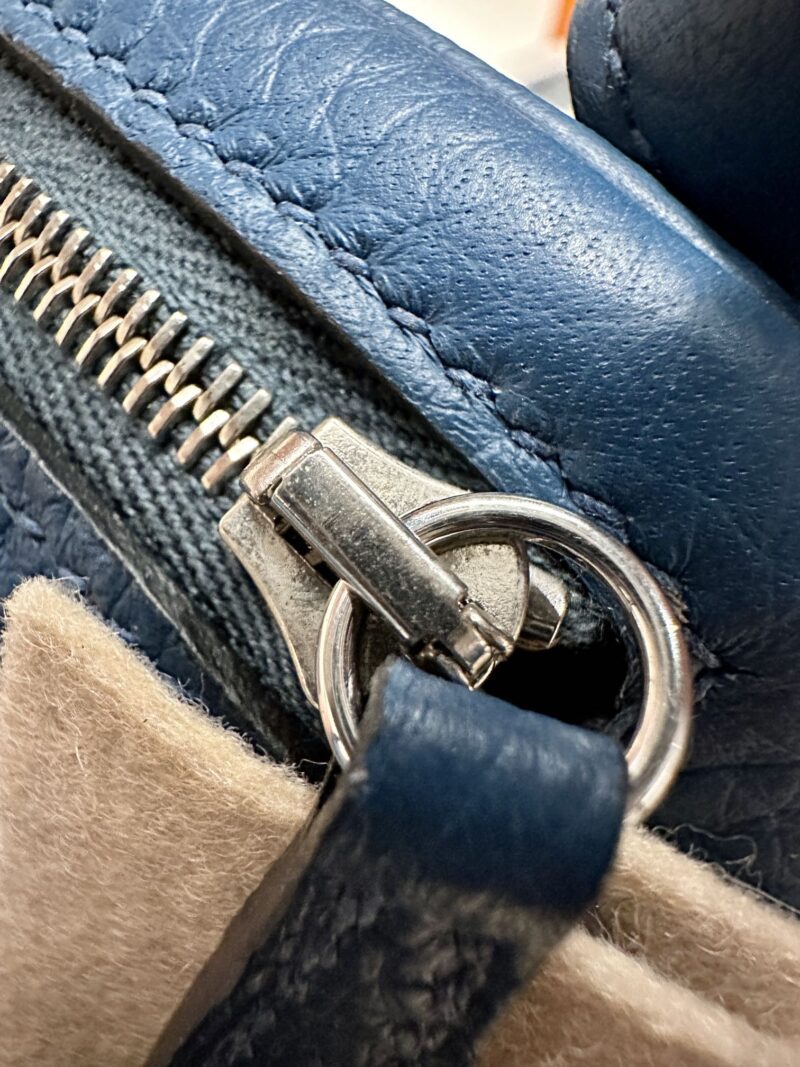 Hermès Mini Lindy 19 Taurillon Clemence Deep Blue Silver Hardware - Image 7
