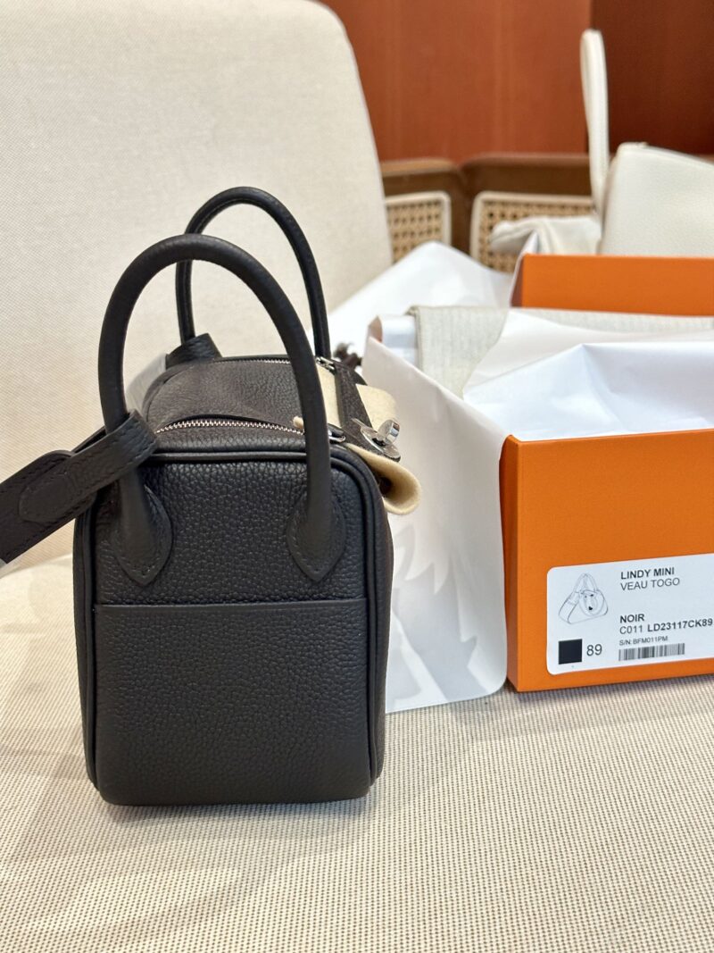 Hermès Mini Lindy 19 Togo Noir Silver Hardware - Image 2