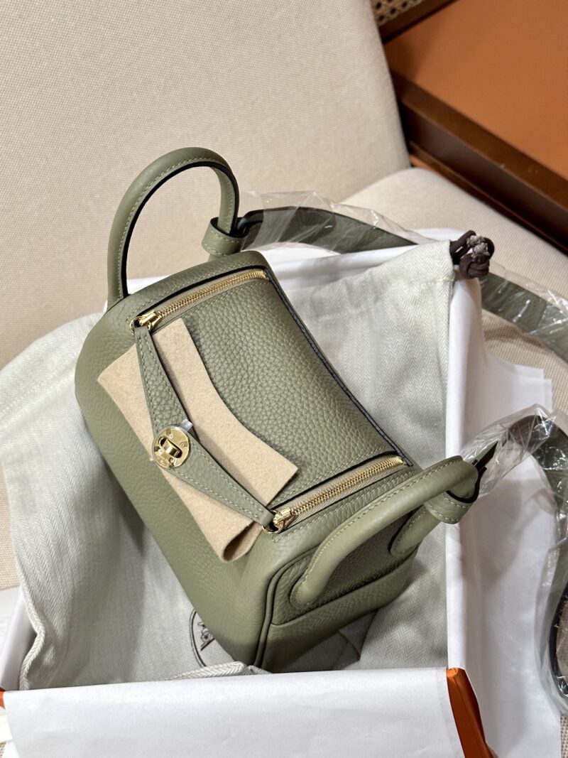 Hermès Mini Lindy 20 Taurillon Clemence Sauge Gold Hardware - Image 4