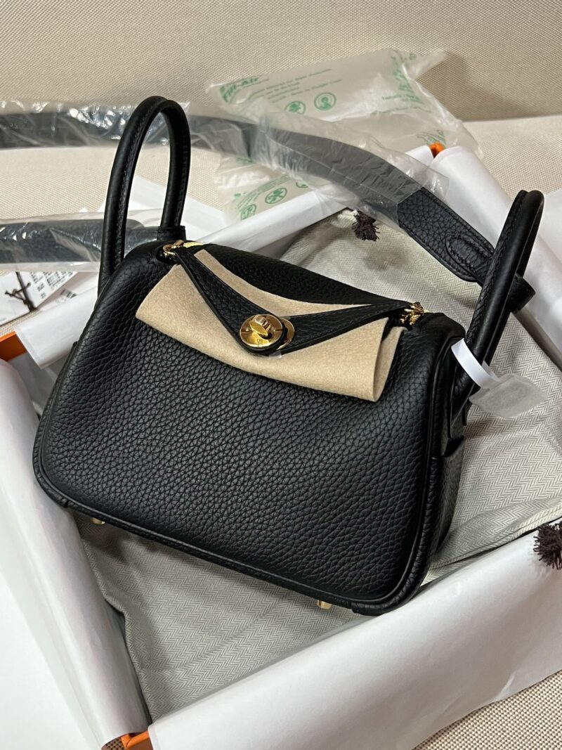 Hermès Mini Lindy 20 Taurillon Clemence Noir Gold Hardware - Image 3