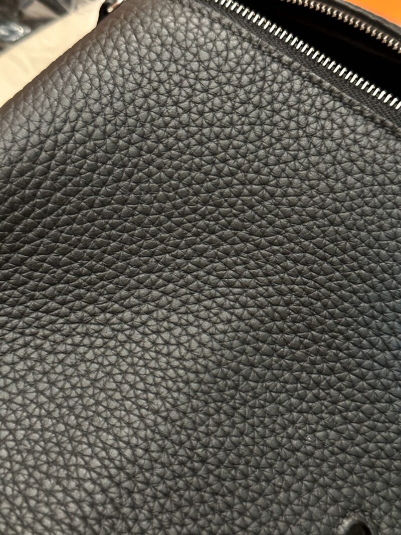 Hermès Lindy 26 Taurillon Clemence & Matte Alligator Noir Silver Hardware - Image 10