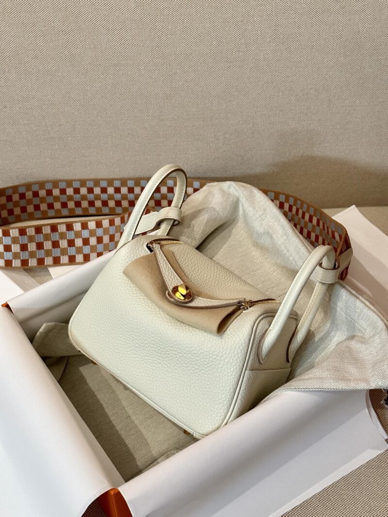 Hermès Mini Lindy 19 Taurillon Clemence Mushroom Gold Hardware
