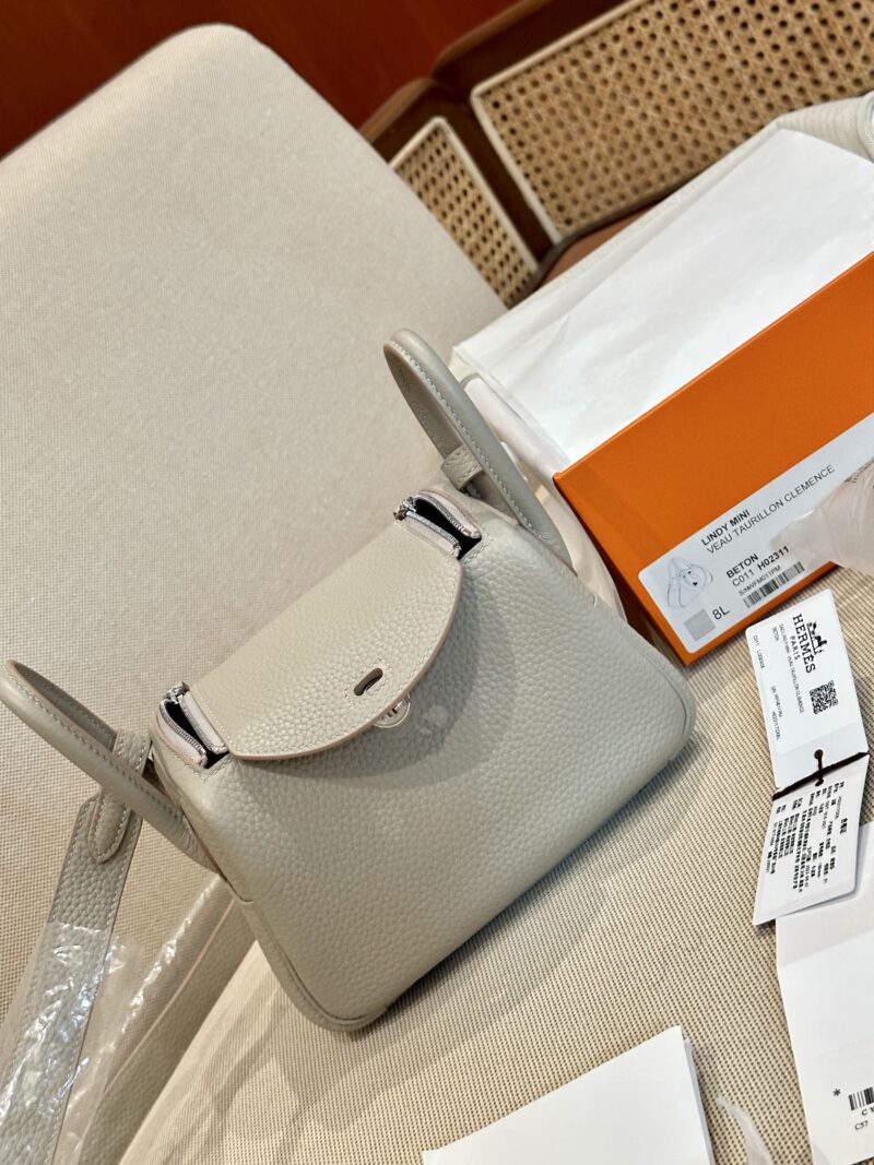 Hermès Mini Lindy 20 Taurillon Clemence Beton Silver Hardware - Image 3