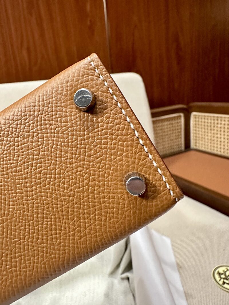 Hermès Mini Kelly 19 Epsom Gold Gold Hardware - Image 9