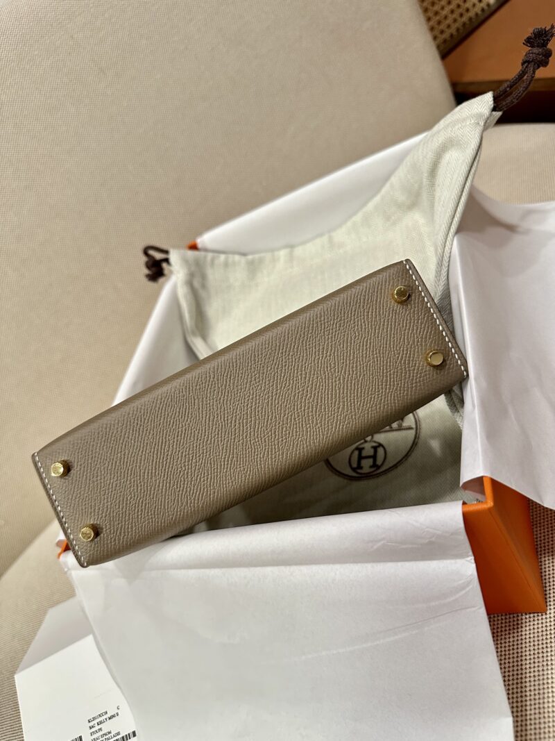 Hermès Mini Kelly Epsom Etoupe Gold Hardware - Image 7