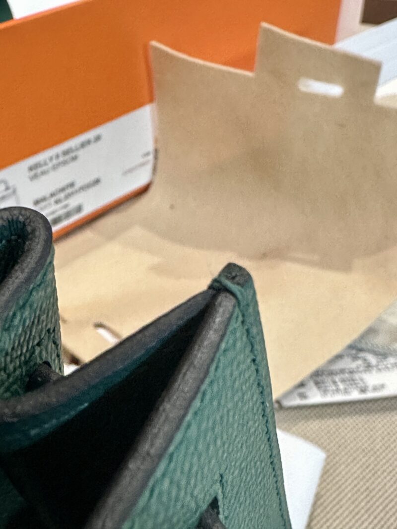 Hermès Kelly 25 Epsom Vert Gold Hardware - Image 11