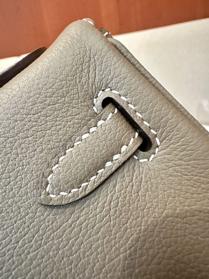 Hermès Kelly 25 Evercolor Etoupe Gold Hardware - Image 9