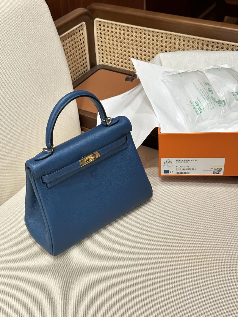 Hermès Kelly 25 Togo Blue Gold Hardware - Image 3