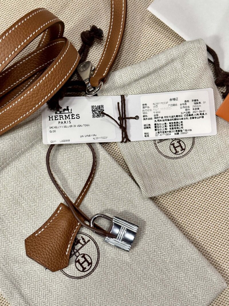 Hermès Kelly 25 Togo Gold Gold Hardware - Image 15