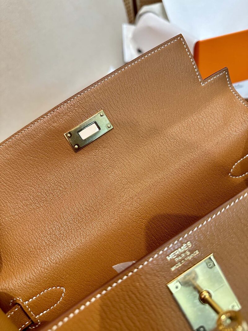 Hermès Kelly 28 Chevre Gold Gold Hardware - Image 6