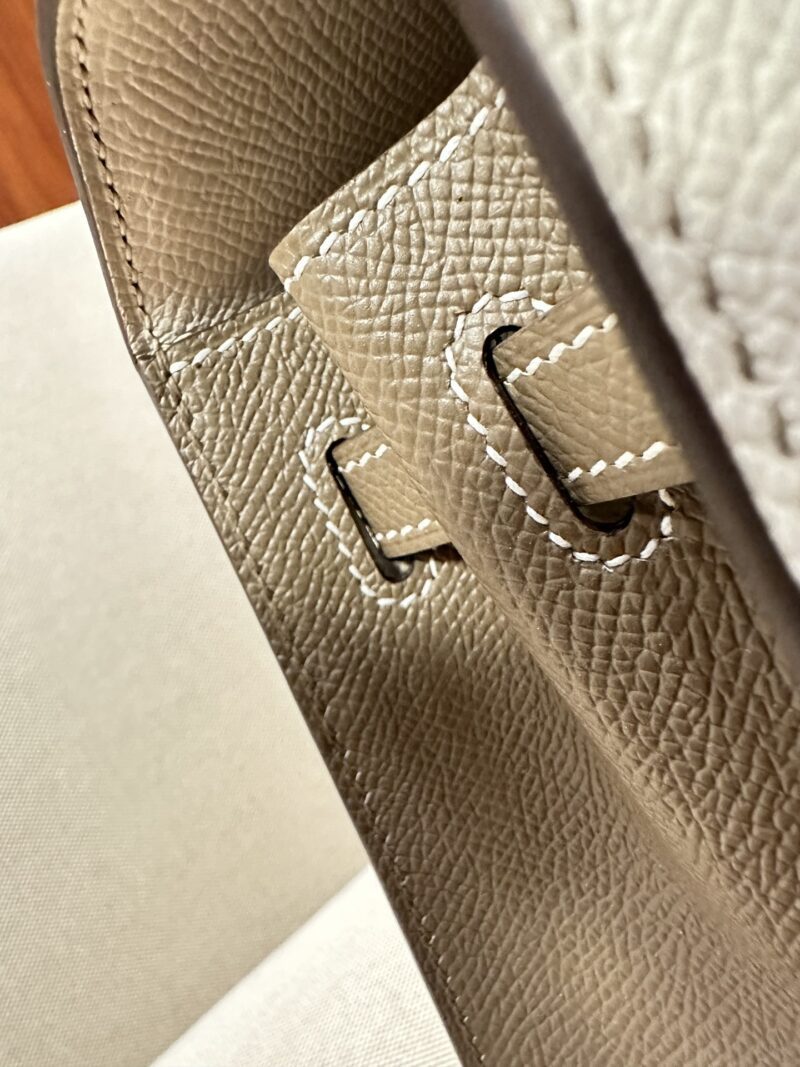 Hermès Kelly 25 Epsom Craie, Etoupe Gold Hardware - Image 13