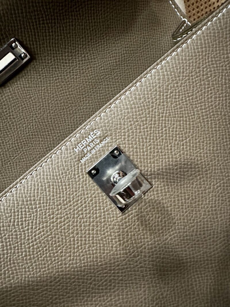 Hermès Kelly 25 Epsom Etoupe, Silver Silver Hardware - Image 5