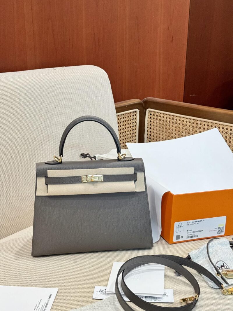 Hermès Kelly 28 Epsom Etain, Gold Gold Hardware - Image 4