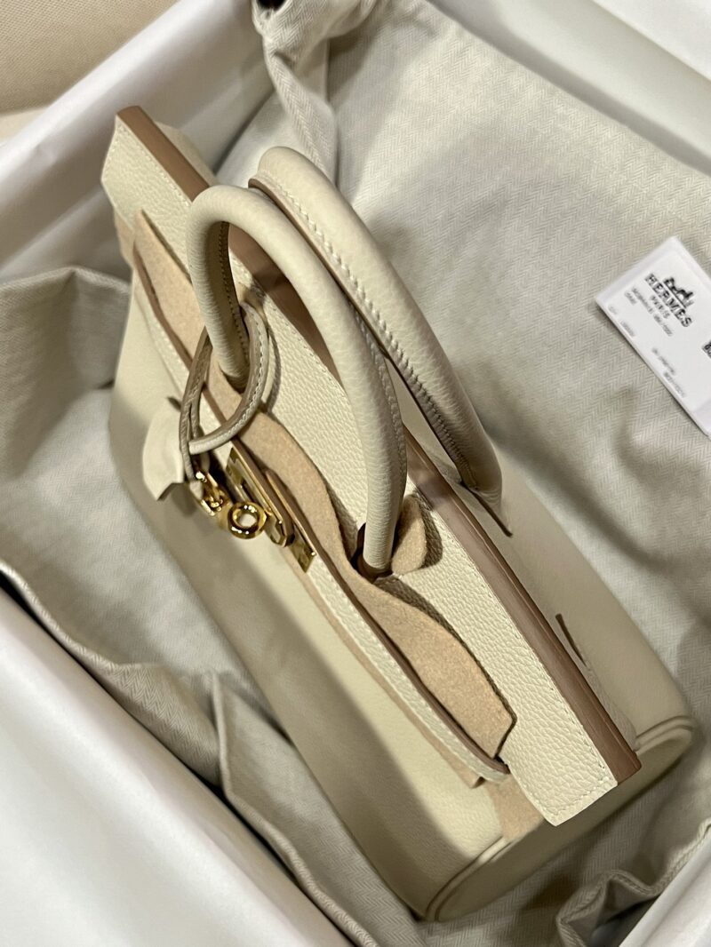 Hermès Birkin 25 Craie Togo Gold Hardware - Image 4