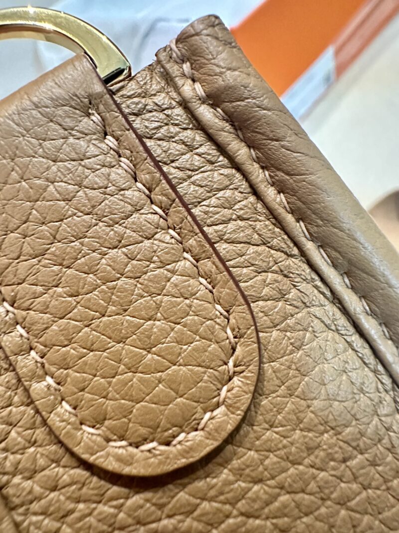 Hermès Evelyne 29 Taurillon Clemence Biscuit Gold Hardware - Image 8
