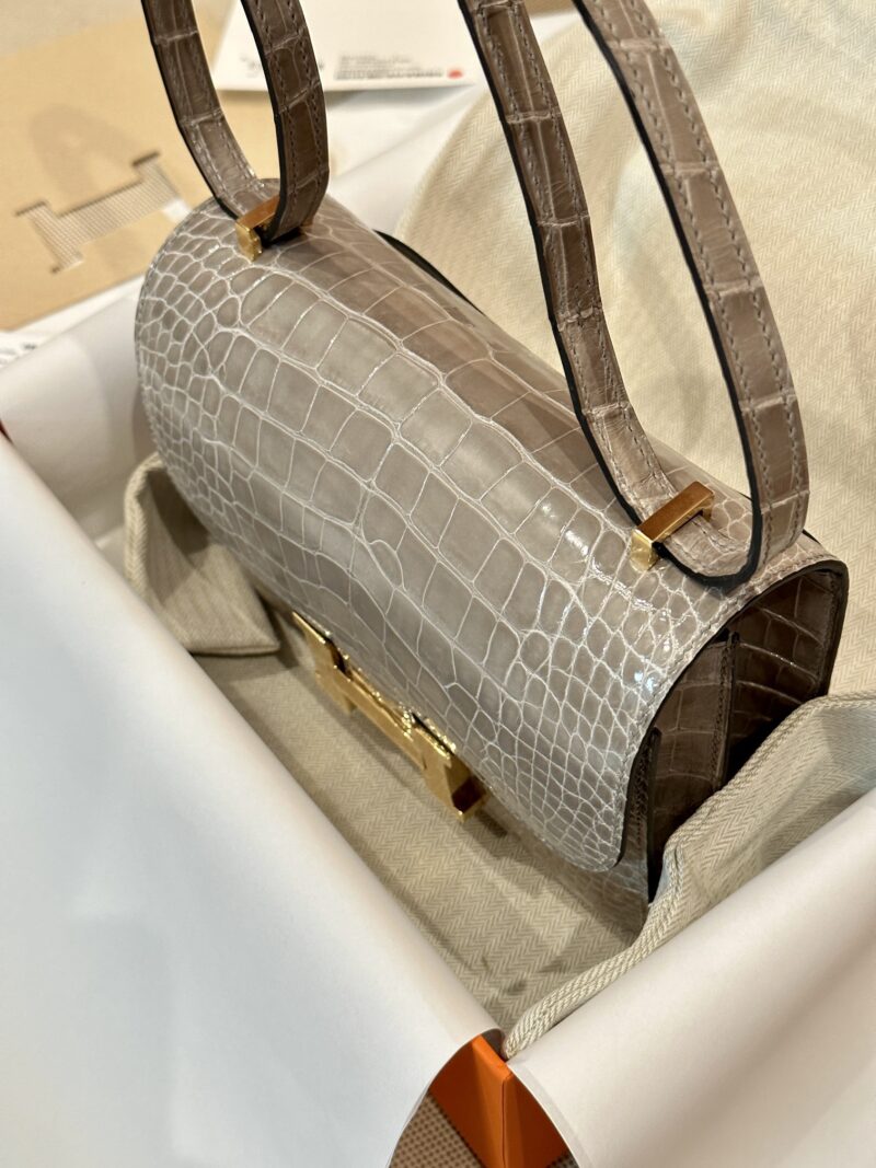 Hermès Constance 19 Gris Tourterelle Shiny Crocodile Gold Hardware - Image 4
