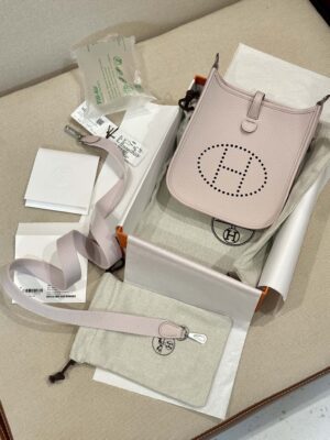 Hermès Mini Evelyne 16 Taurillon Clemence Mauve Pale Silver Hardware