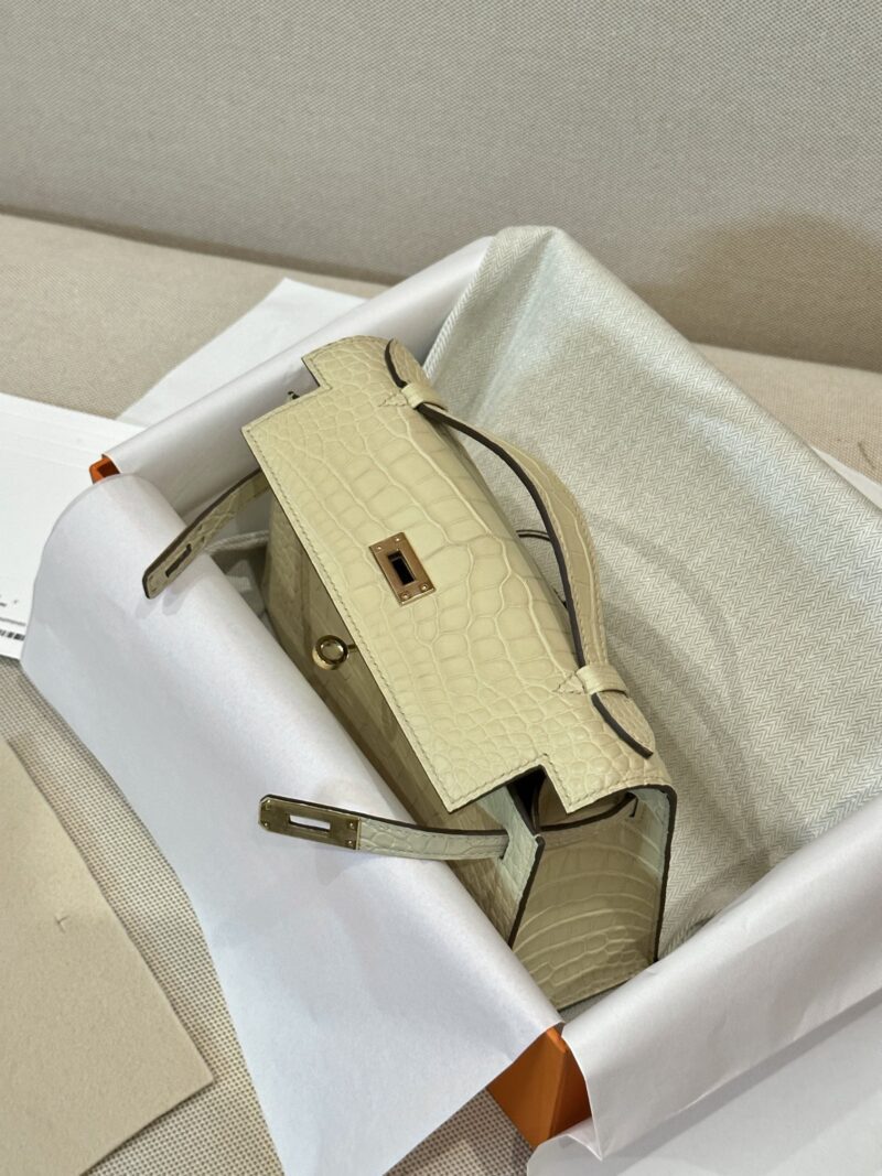 Hermès Kelly Pochette Vallina Matte Crocodile Gold Hardware