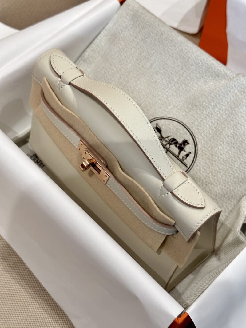 Hermès Kelly Pochette Craie, Rose Gold Swift Gold Hardware