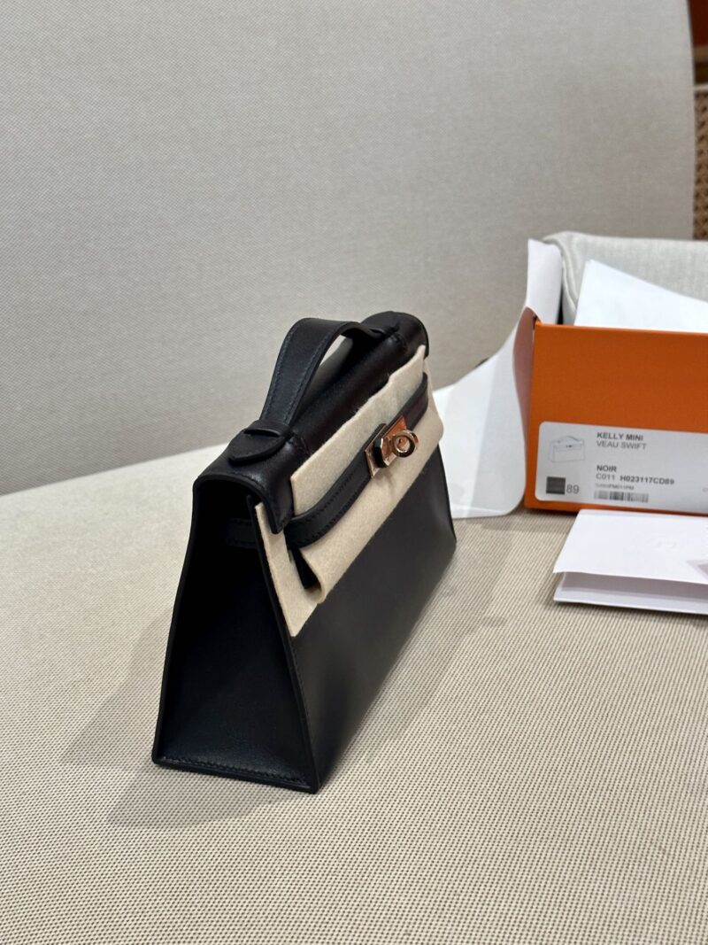 Hermès Kelly Pochette Noir, Rose Gold Swift Gold Hardware