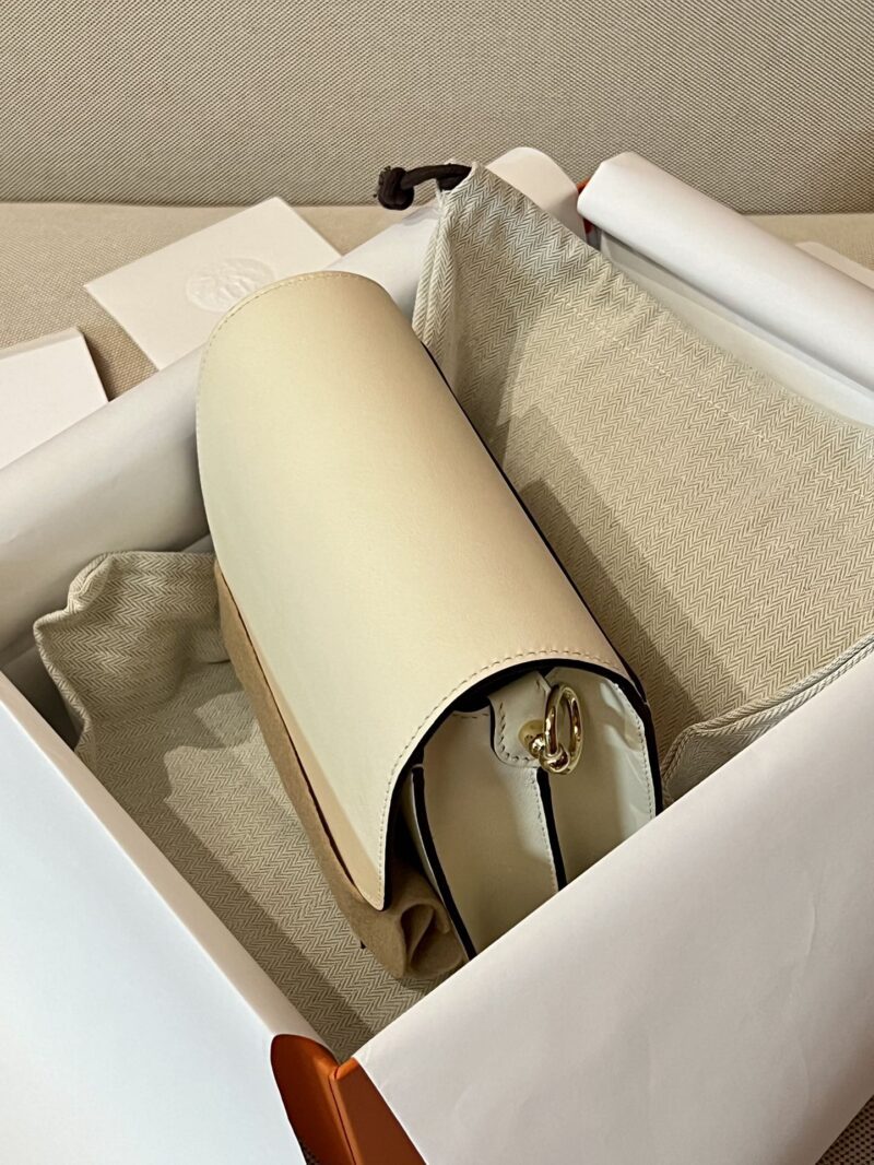 Hermès Roulis 19 Swift Nata Gold Hardware - Image 6