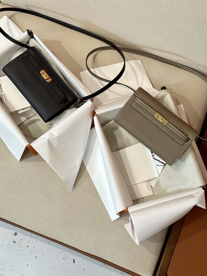 Hermès Kelly To Go Epsom Etoupe Gold Hardware - Image 7