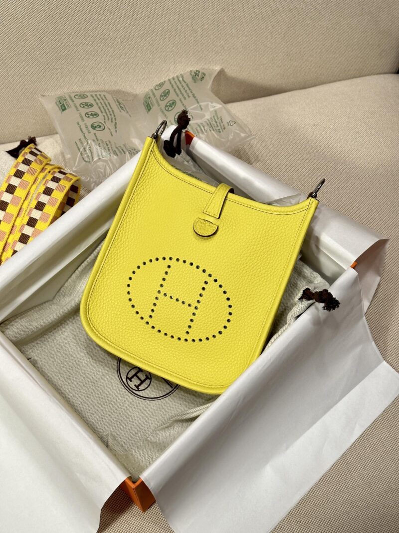 Hermès Mini Evelyne 16 Taurillon Clemence Lime Silver Hardware - Image 2