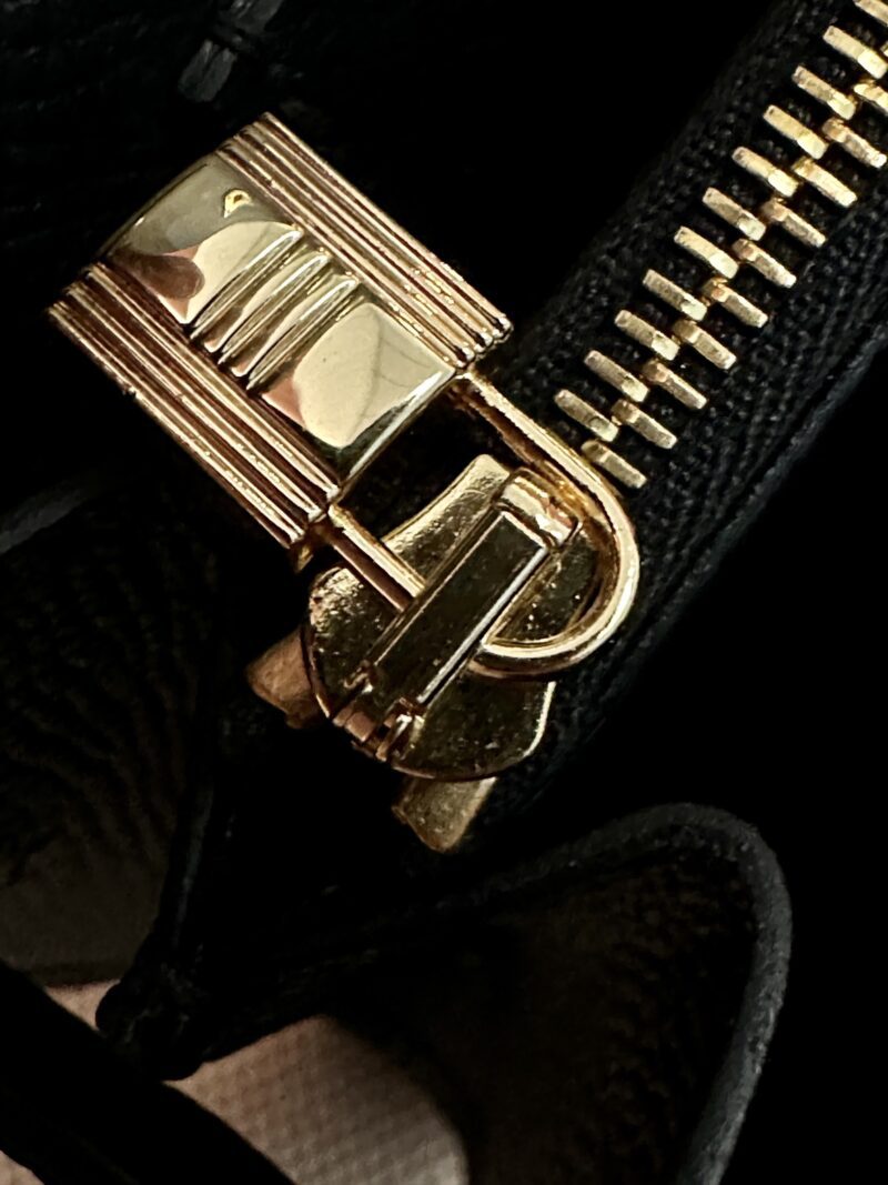 Hermès Kelly To Go Epsom & Crocodile Noir Gold Hardware - Image 6