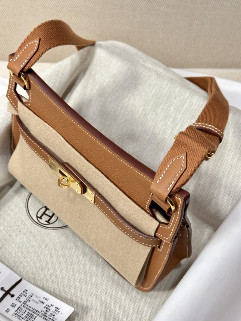 Hermès Jypsiere 23 Evercolor Gold Gold Hardware - Image 2