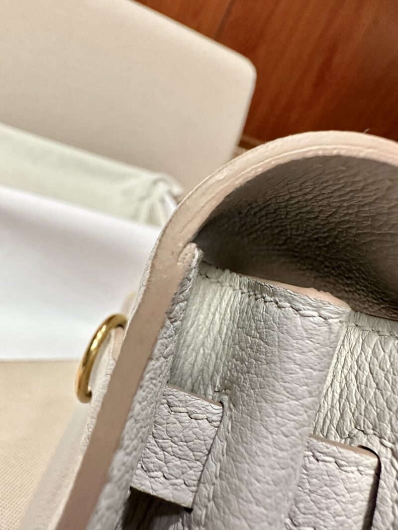 Hermès Kelly Danse 22 Evercolor Gris Pearl Gold Hardware - Image 10