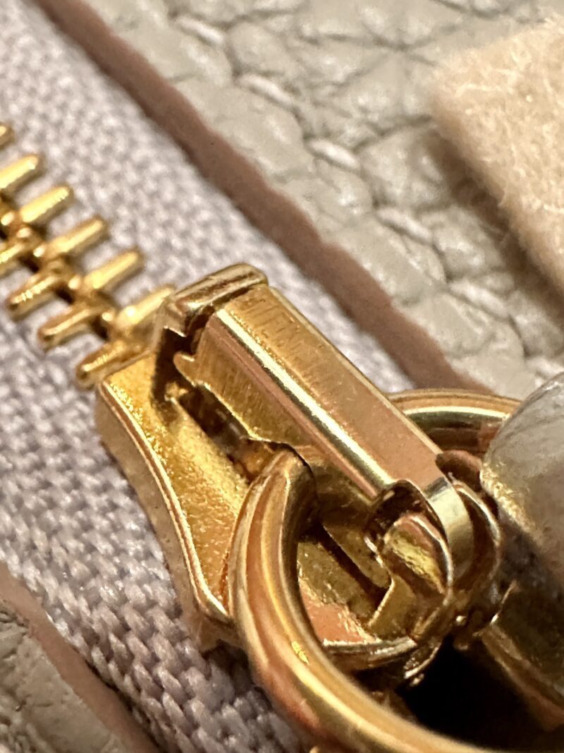 Hermès Lindy 26 Clemence Beton Gold Hardware - Image 5