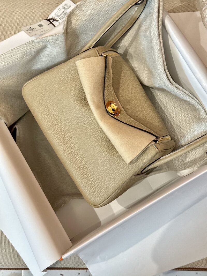 Hermès Lindy 26 Clemence Gris Trench Gold Hardware - Image 2