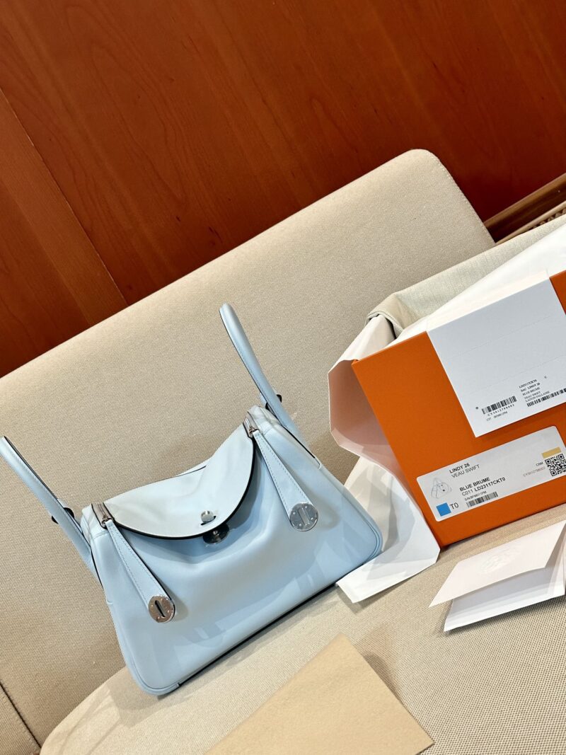 Hermès Lindy 26 Swift Blue Brume Gold Hardware - Image 2