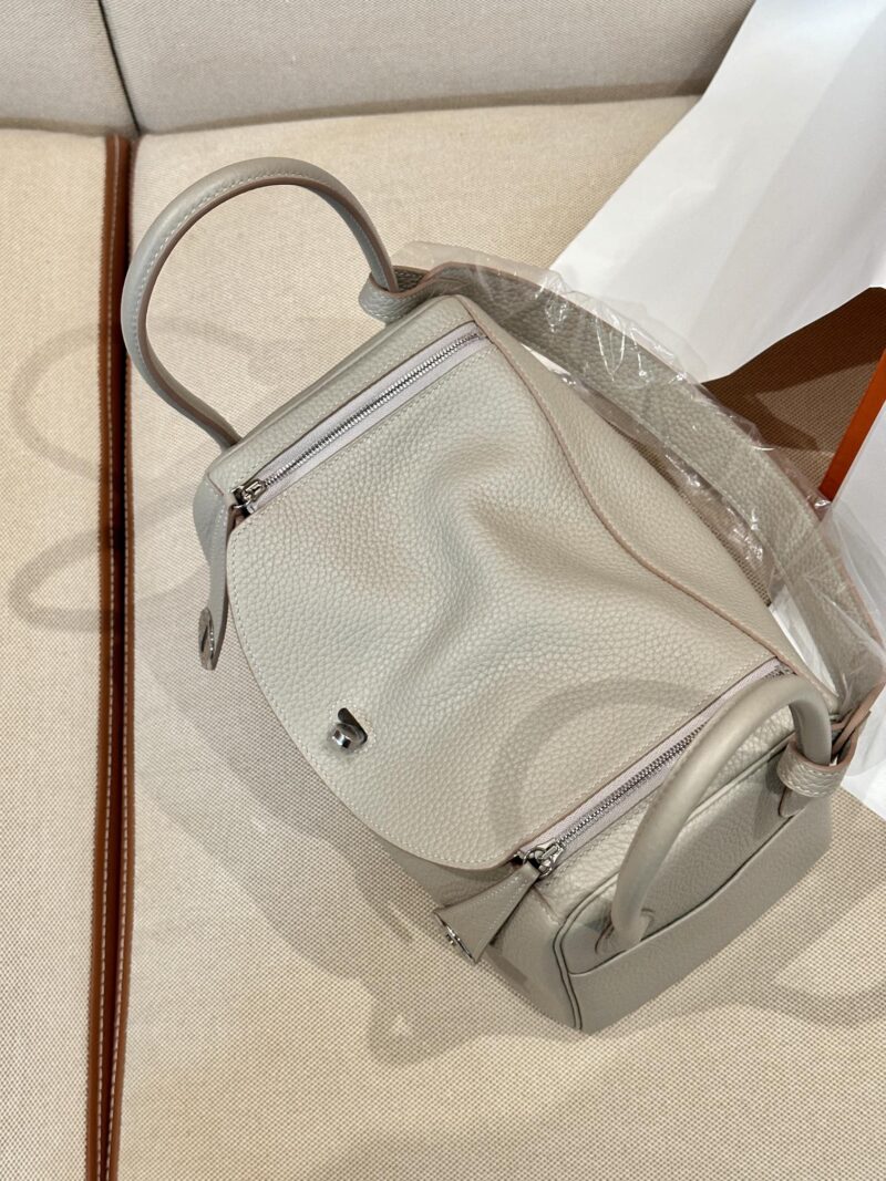 Hermès Lindy 26 Taurillon Clemence Beton Silver Hardware - Image 3
