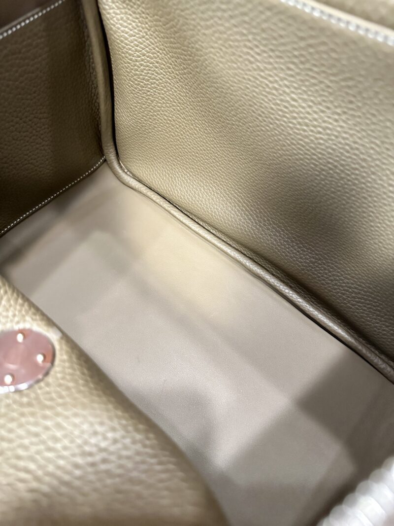 Hermès Lindy 30 Taurillon Clemence Etoupe Silver Hardware - Image 5