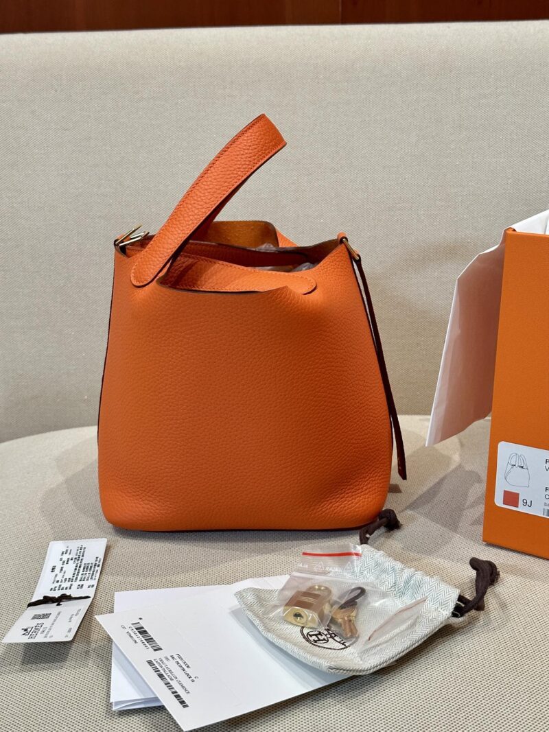 Hermès Picotin 18 Taurillon Clemence Feu Orange Gold Hardware - Image 5