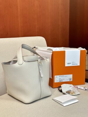 Hermès Picotin 22 Clemence Craie Gold Hardware