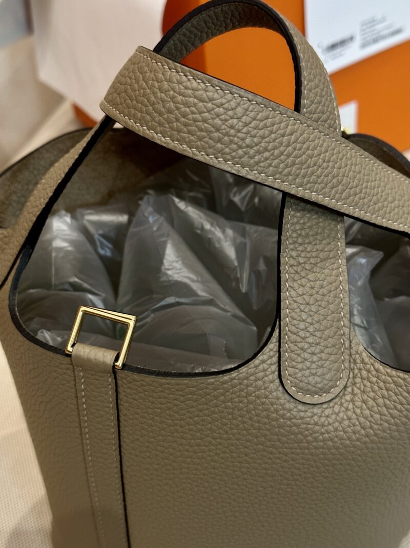 Hermès Picotin 18 Taurillon Clemence Beige Marfa Silver Hardware - Image 8