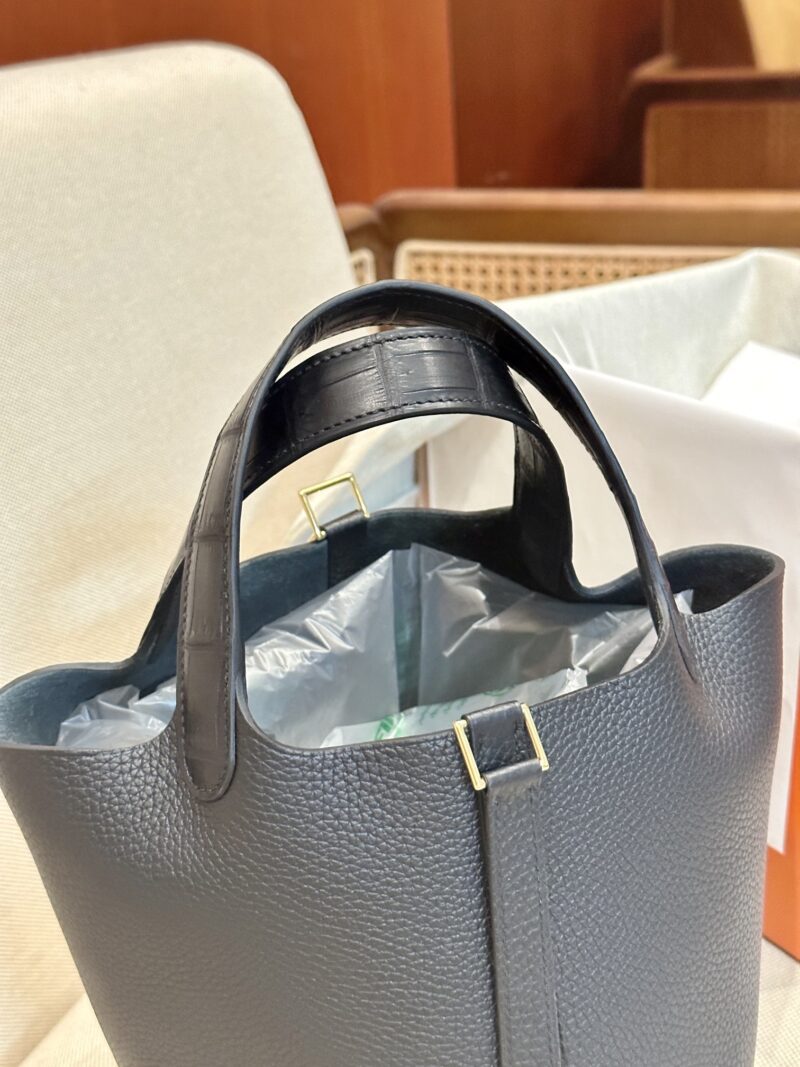Hermès Picotin Touch 18 Taurillon Clemence & Matte Alligator Noir Gold Hardware - Image 4
