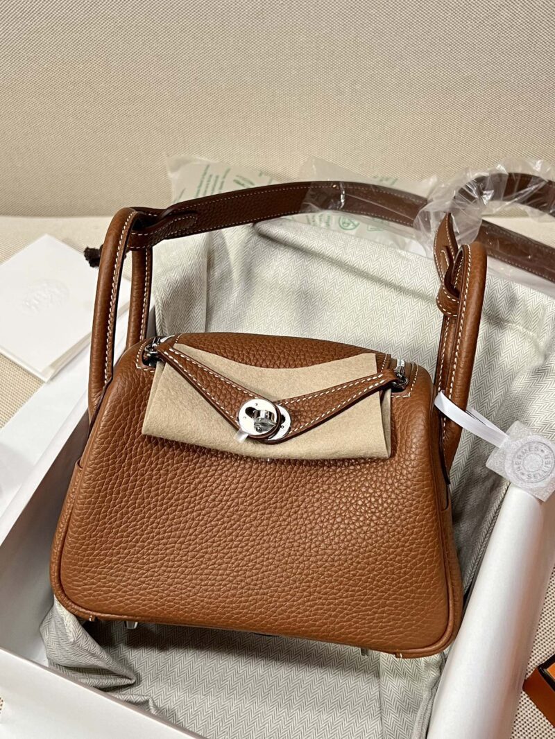 Hermès Mini Lindy 20 Taurillon Clemence Gold Gold Hardware - Image 3