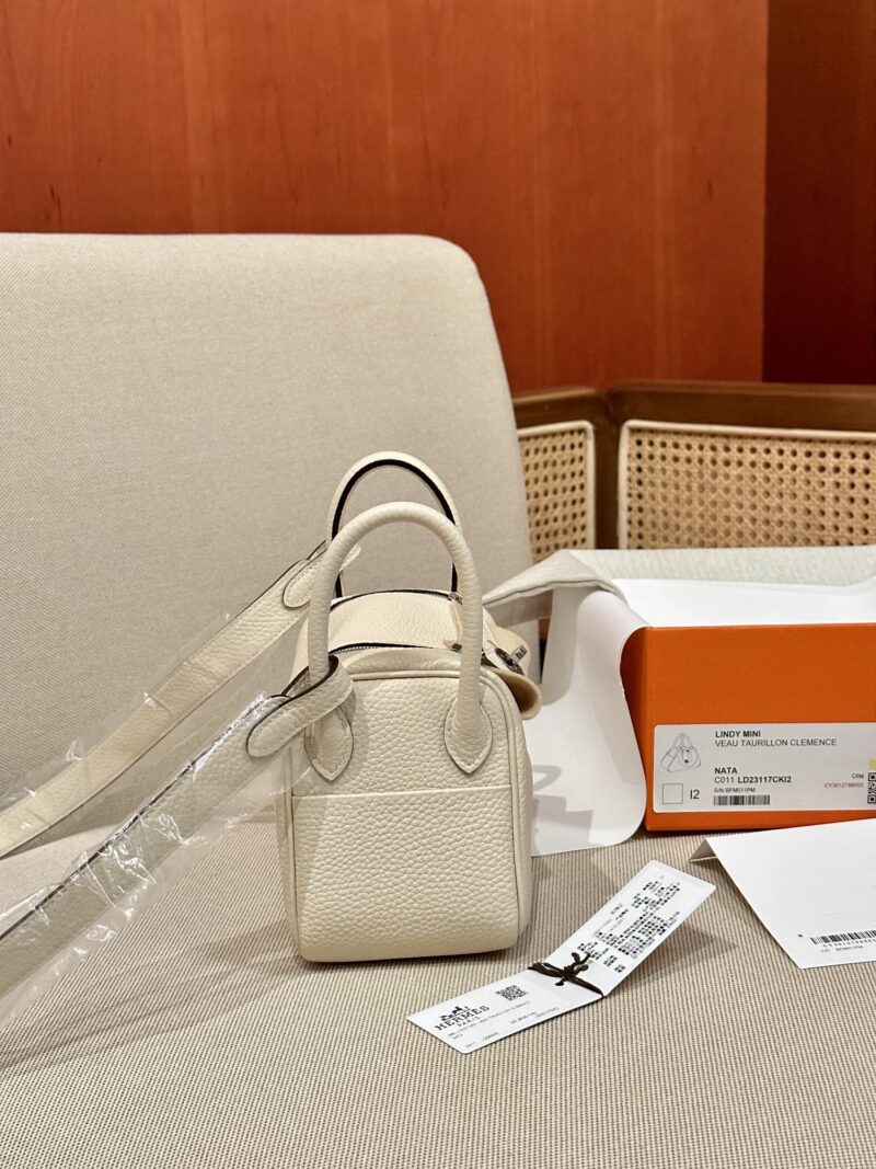 Hermès Mini Lindy 20 Taurillon Clemence Nata Silver Hardware - Image 6