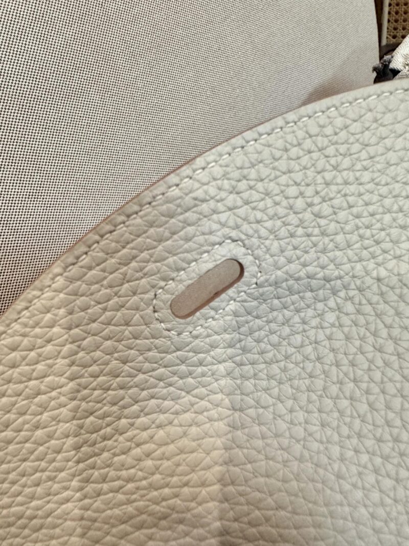 Hermès Lindy 26 Togo Craie Silver Hardware - Image 8