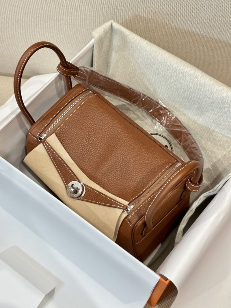 Hermès Lindy 26 Taurillon Clemence Gold Silver Hardware - Image 5
