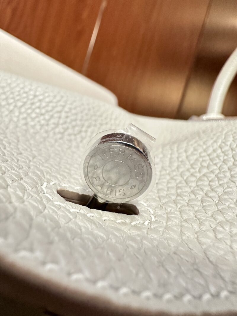 Hermès Lindy 26 Taurillon Clemence & Crocodile Beton Silver Hardware - Image 11