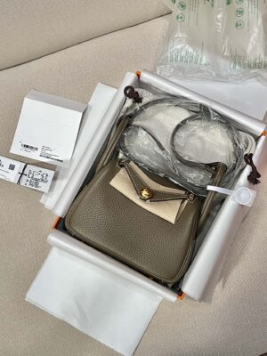 Hermès Mini Lindy 20 Taurillon Clemence Etoupe Gold Hardware