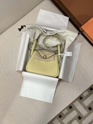 Hermès Mini Lindy 20 Taurillon Clemence Jaune Poussin & Nata Gold Hardware