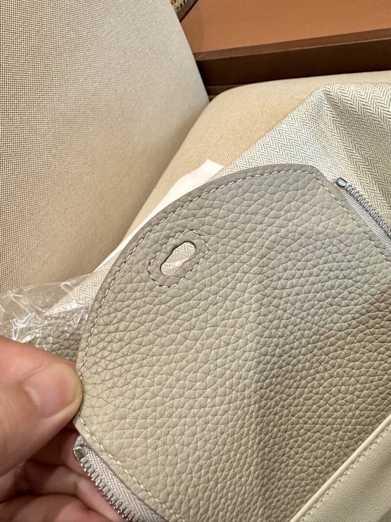 Hermès Mini Lindy 20 Taurillon Clemence Beton Silver Hardware - Image 6