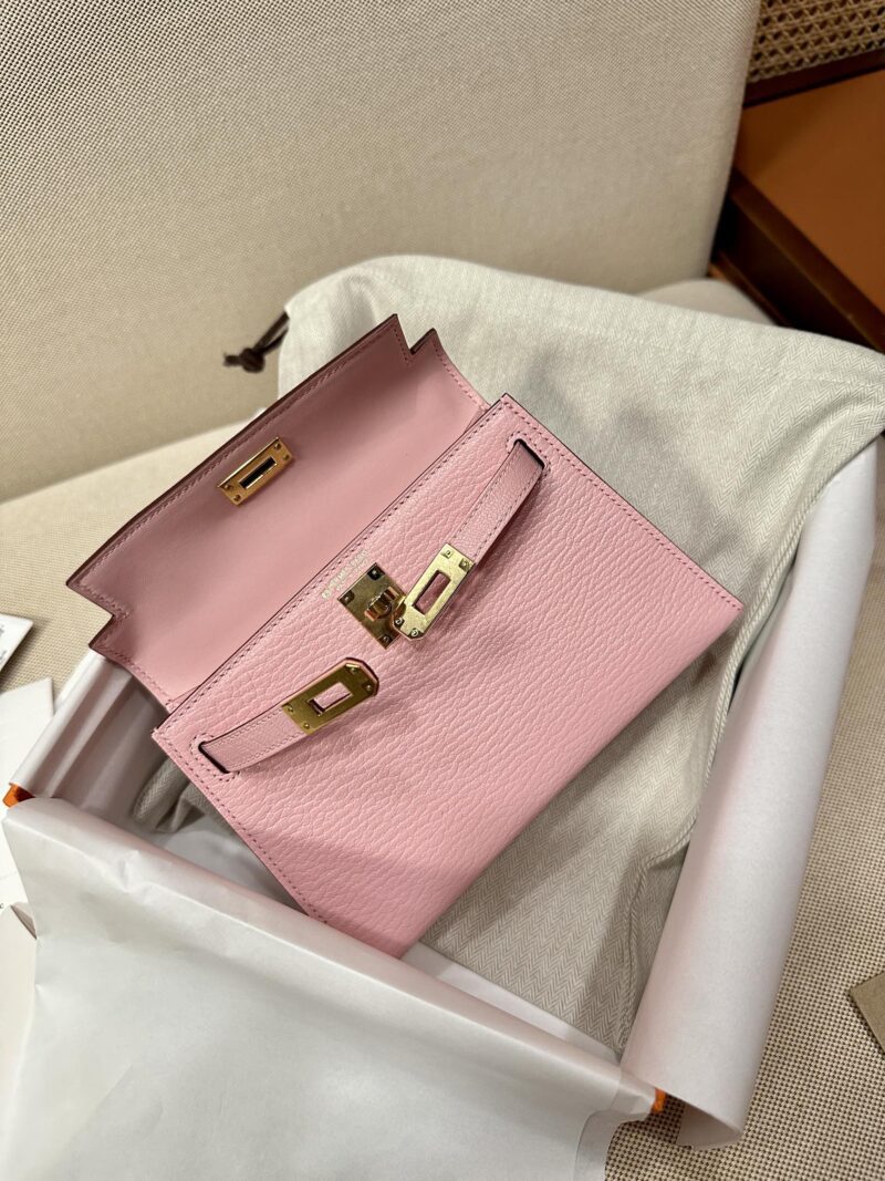 Hermès Mini Kelly 19 Chevre Rose Sakura Gold Hardware - Image 14